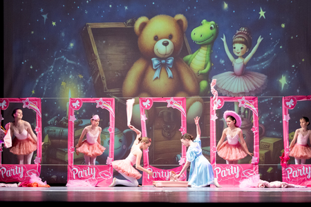 BALET- ČAROVNIJA V OTROŠKI SOBI 24.5.2025 - Valter Leban-6219